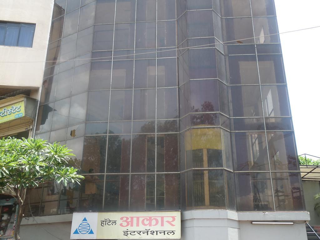 Oyo Flagship 37830 Hotel Aakar International Satara Buitenkant foto